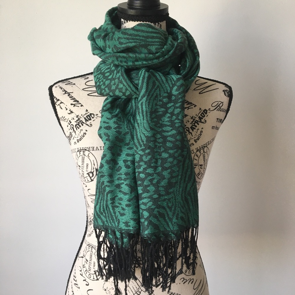 Green Leopard Print Scarf
